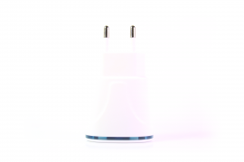 Сетевое зарядное устройство Kingleen C-830 (2.1мА + 2 USB)