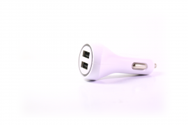 Автомобильное зарядное устройство Kingleen C-918 (3.1A + 2 USB)
